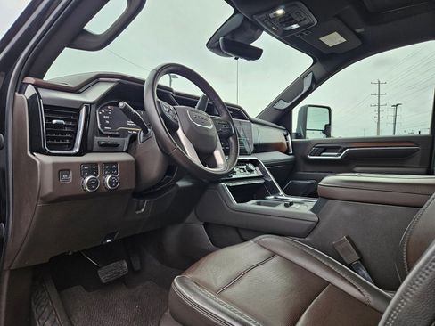 Used 2024 GMC Sierra 3500 Denali w/ Denali Reserve Package image 9