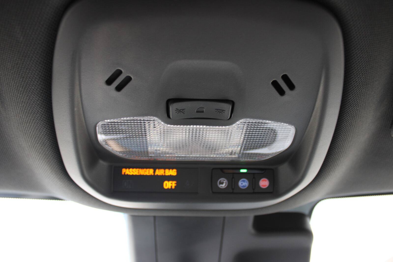 Used 2024 Chevrolet Trax RS FWD image 17