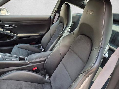 Used 2018 Porsche 911 GT3 RWD image 13