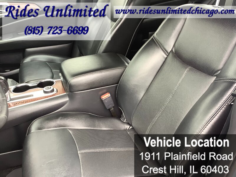 Used 2017 Nissan Pathfinder Platinum w/ Family Entertainment Package AWD/4WD image 13