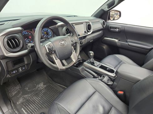 Used 2019 Toyota Tacoma Limited AWD/4WD image 12