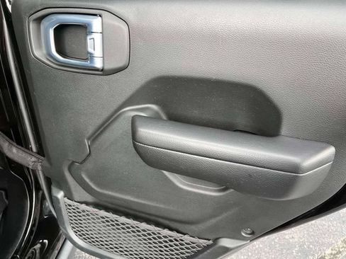 Used 2021 Jeep Gladiator Sport AWD/4WD image 19