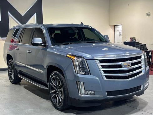 Used 2016 Cadillac Escalade ESV 2WD image 2