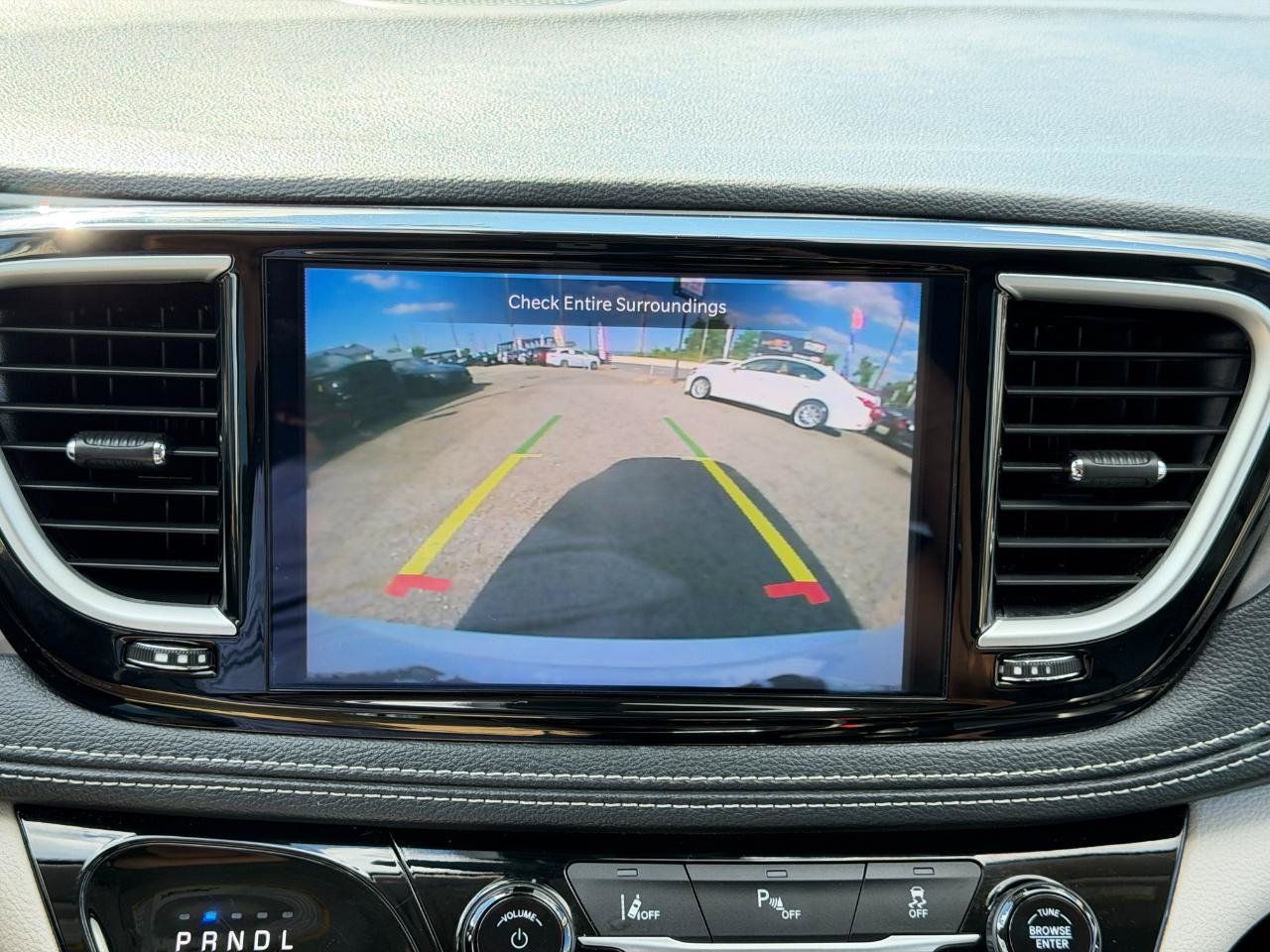 Used 2024 Chrysler Pacifica Limited FWD image 68