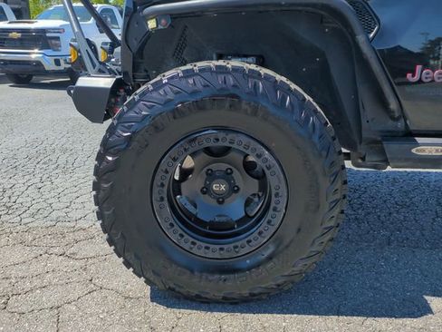 Used 2018 Jeep Wrangler Unlimited Rubicon AWD/4WD image 10