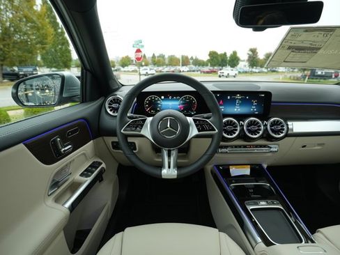 Used 2026 Mercedes-Benz GLB 250 4MATIC image 22