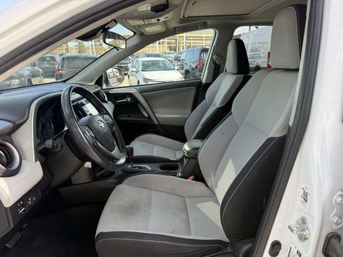 Used 2018 Toyota RAV4 XLE FWD image 25