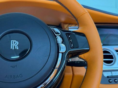 Used 2017 Rolls-Royce Dawn RWD image 23