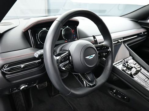 Used 2025 Aston Martin DB12 Coupe RWD image 18