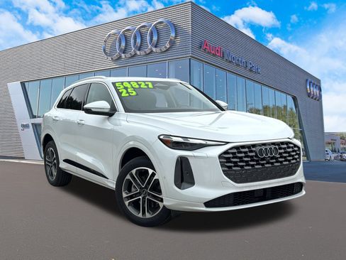 Used 2025 Audi Q5 Premium w/ Convenience Package AWD/4WD image 1