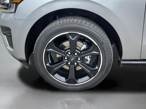 Used 2022 Ford Expedition Limited RWD image 6