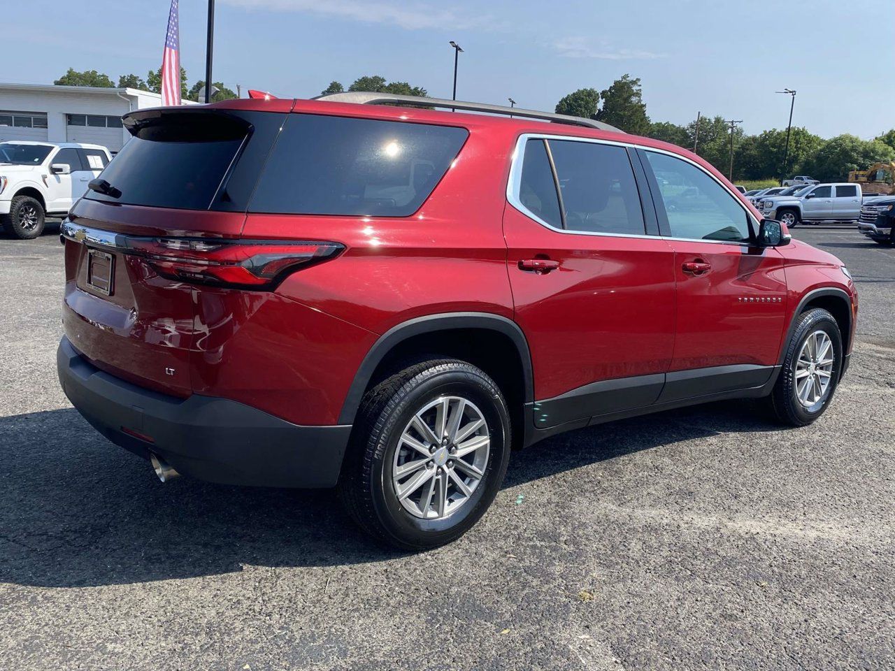 Used 2023 Chevrolet Traverse LT FWD image 6