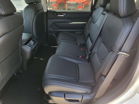 New 2026 Nissan Armada SV image 15