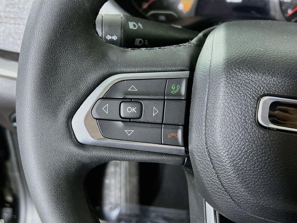 Used 2023 Jeep Compass Latitude AWD/4WD image 20