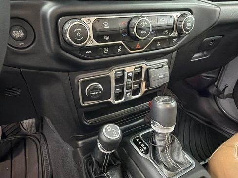 Used 2023 Jeep Wrangler Unlimited Sahara AWD/4WD image 22