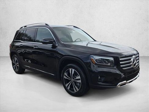 Certified 2025 Mercedes-Benz GLB 250 image 3