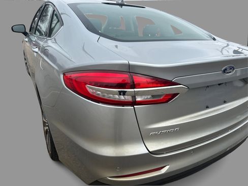 Used 2020 Ford Fusion SE AWD/4WD image 43