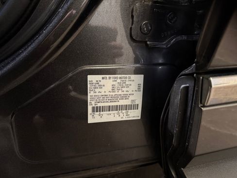 Used 2020 Ford Edge Titanium w/ Equipment Group 301A AWD/4WD image 31