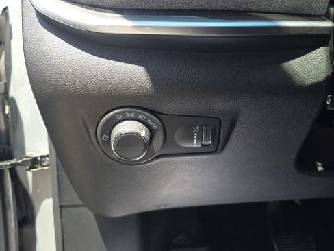 Used 2025 Jeep Compass Sport AWD/4WD image 13