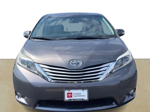Used 2017 Toyota Sienna Limited Premium AWD/4WD image 9