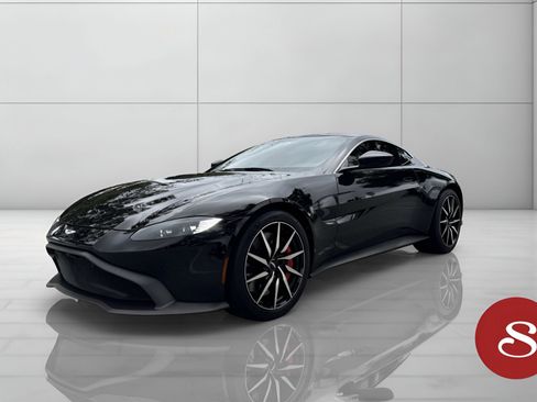 Used 2019 Aston Martin V8 Vantage Coupe image 4