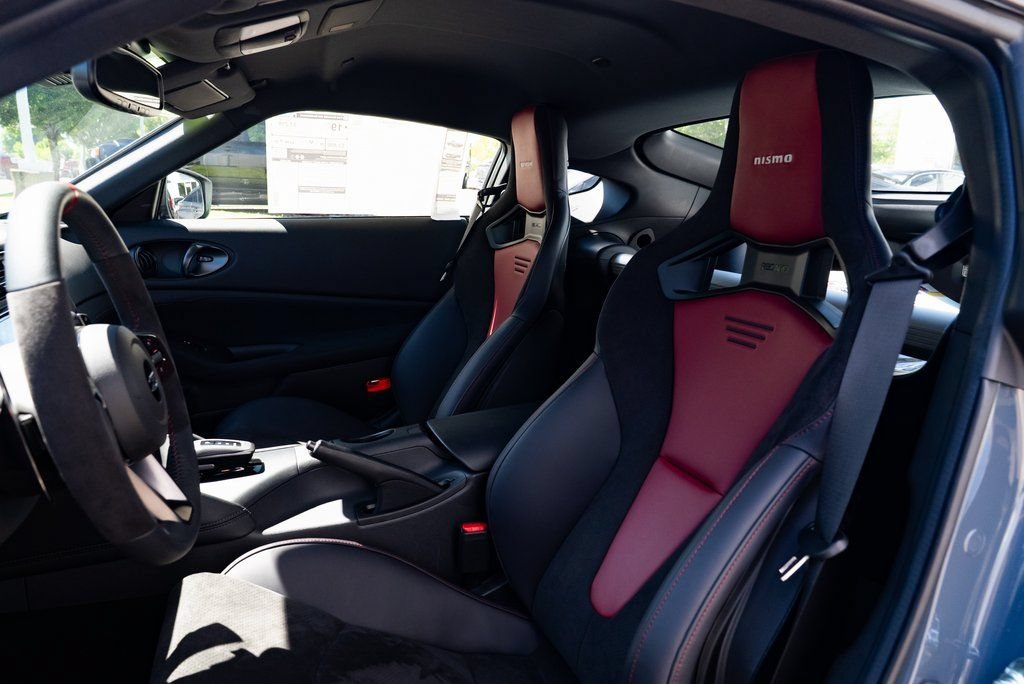 Certified 2024 Nissan Z Performance w/ Floor Mat Package RWD image 18