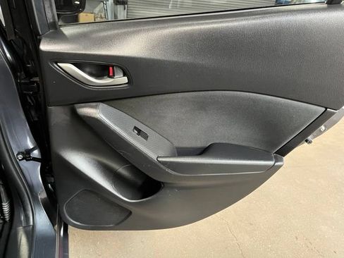 Used 2015 MAZDA MAZDA3 i Sport FWD image 13