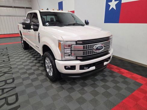 Used 2019 Ford F350 Platinum w/ Platinum Ultimate Package image 16