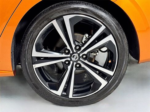 Used 2023 Nissan Sentra SR w/ SR Premium Package image 10