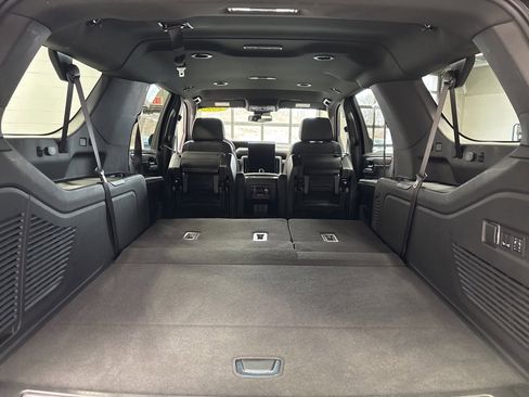 Used 2025 GMC Yukon XL Denali image 39