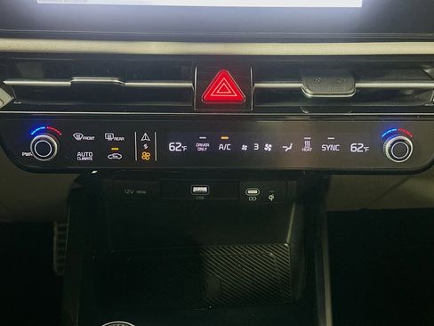 Used 2023 Kia Niro Wave FWD image 24