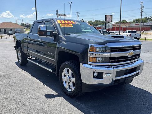 Used 2019 Chevrolet Silverado 2500 LTZ w/ Duramax Plus Package AWD/4WD image 9