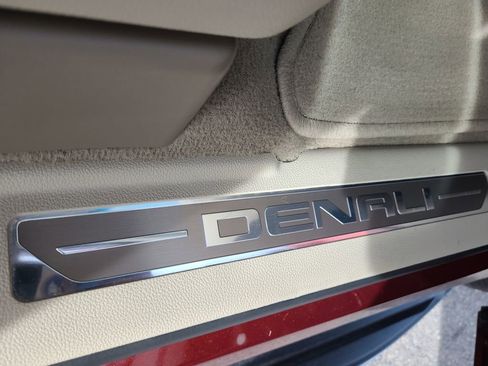 Used 2020 GMC Yukon Denali w/ Open Road Package AWD/4WD image 16