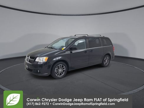 Certified 2017 Dodge Grand Caravan SXT image 8