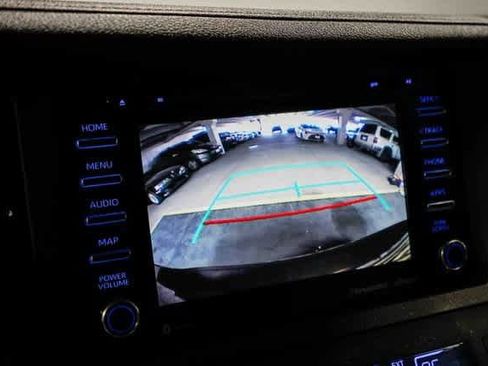 Used 2020 Toyota Sienna SE image 24