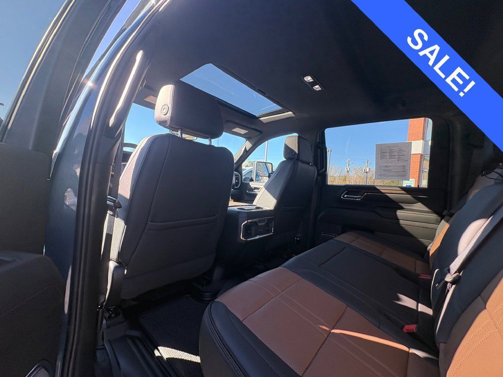 Used 2025 Chevrolet Silverado 2500 High Country w/ Technology Package AWD/4WD image 11
