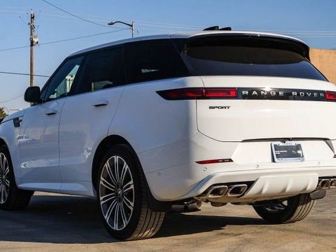 New 2025 Land Rover Range Rover Sport Dynamic SE image 4