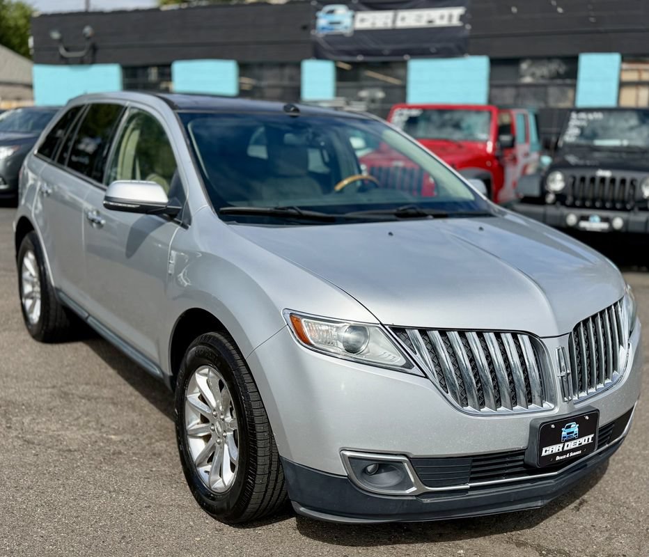 Used 2013 Lincoln MKX AWD image 1