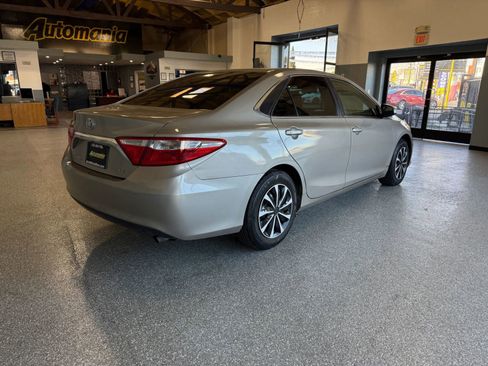 Used 2016 Toyota Camry LE FWD image 7