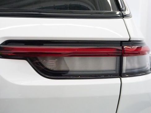 Used 2023 Jeep Grand Cherokee L Laredo image 10