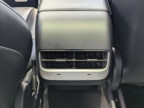 Used 2022 Tesla Model Y Performance AWD/4WD image 19