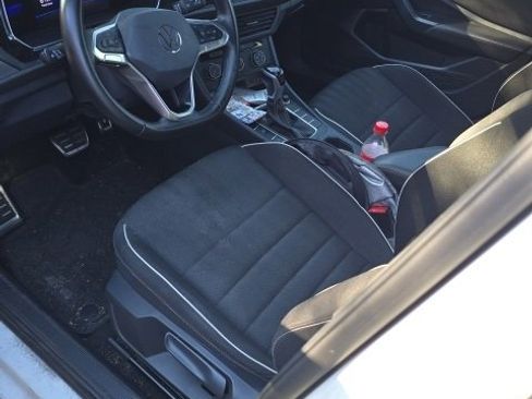 Used 2023 Volkswagen Jetta Sport image 4