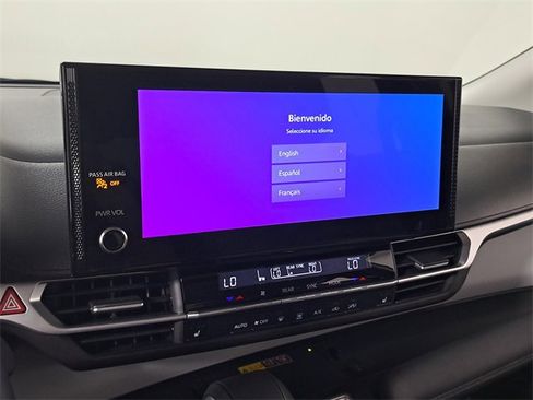 Used 2025 Toyota Sienna XLE image 28