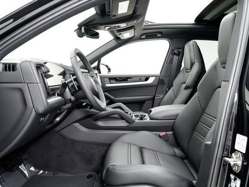 New 2026 Porsche Cayenne image 6