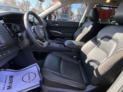 Certified 2024 Nissan Pathfinder SL w/ Lighting Package (N92) image 58