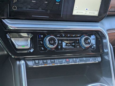 Certified 2025 GMC Sierra 3500 Denali Ultimate AWD/4WD image 24