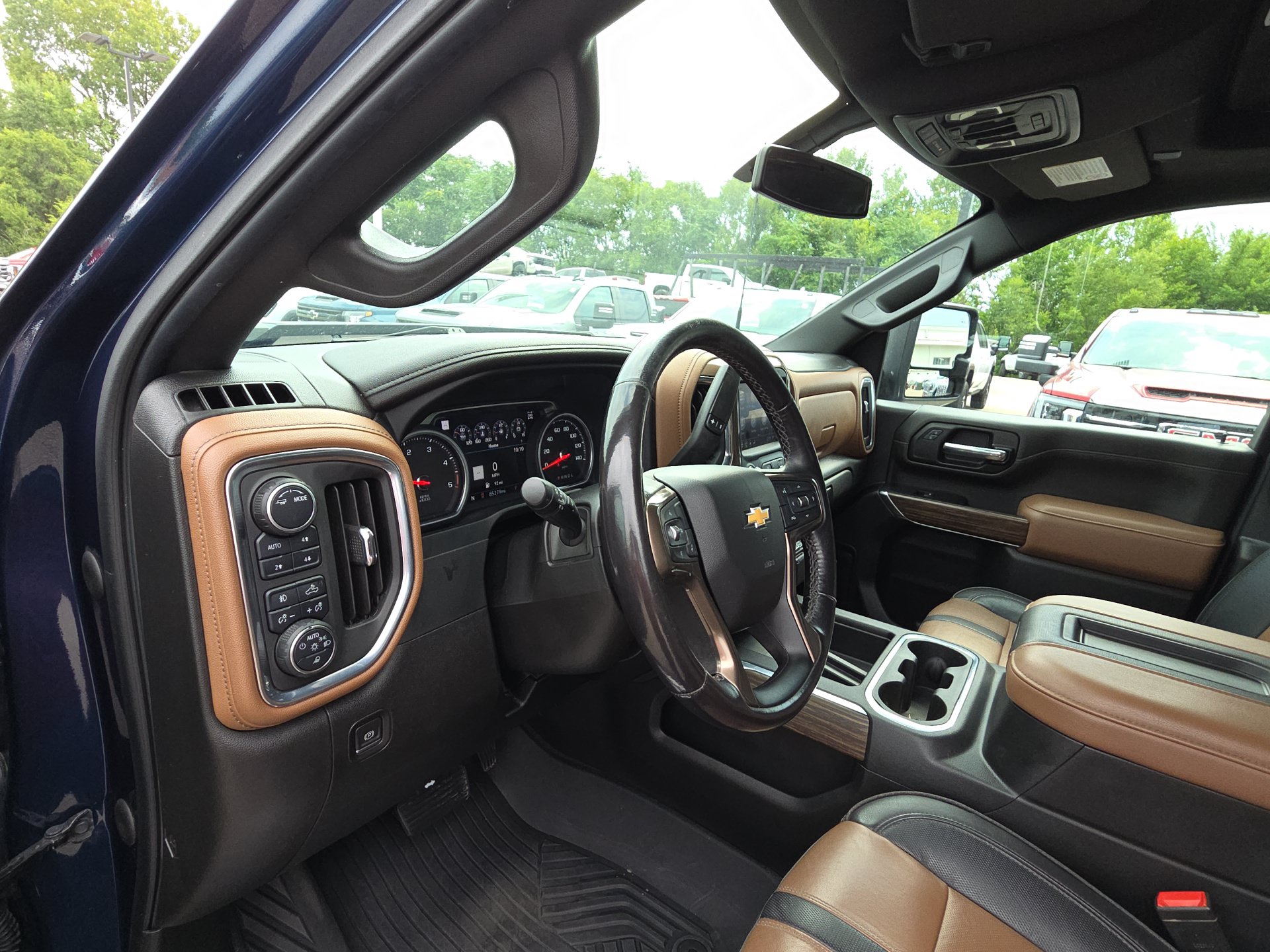 Used 2022 Chevrolet Silverado 2500 High Country AWD/4WD image 16