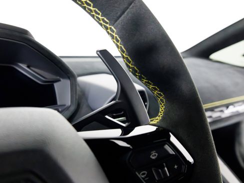 Used 2022 Lamborghini Huracan STO image 20