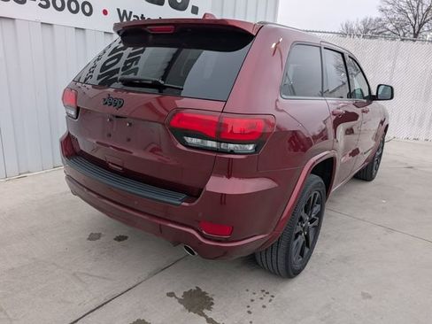 Used 2019 Jeep Grand Cherokee Altitude image 15