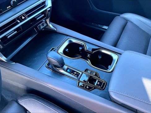 Used 2024 Lexus RX 450h Luxury w/ Convenience Package image 15